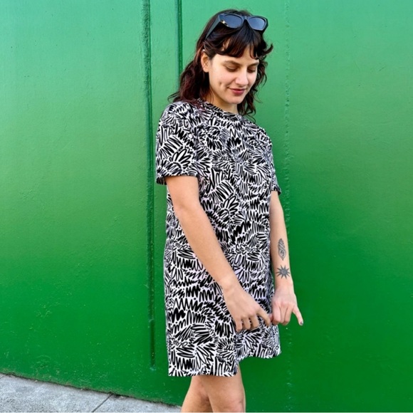 Nooworks Tee Dress in Zig Zag Size Small - Picture 3 of 5